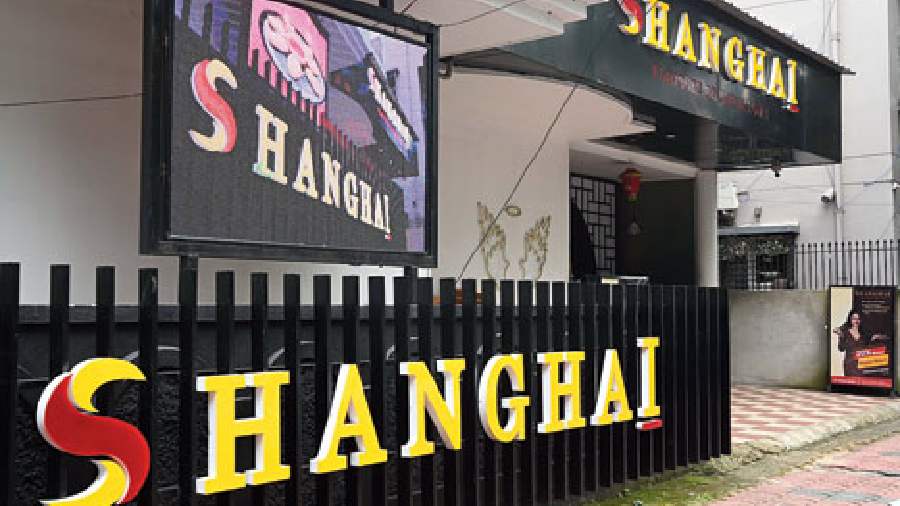  A glimpse of Shanghai Flavours of China Town. “Our dream of serving our guests with the most sublime Asian fare came to life six months ago, when we opened the first outlet of Shanghai in Nagerbazar. Since then we have received a lot of love from our patrons, and we’re delighted to announce that we have opened new outlets in Salt Lake, Behala, Serampore and are also going to open soon in Gariahat. We want to serve people the best pan-Asian, Oriental and Japanese fine-dining experience in Kolkata, and later across all over India. We are motivated to stay ahead of the industry, counting on our proud employees, quality products, services and cooperation. I hope people visit our new outlet in Salt Lake and have a taste of our delectable Chinese, Thai and Japanese cuisine,” said Animesh Mahata, owner