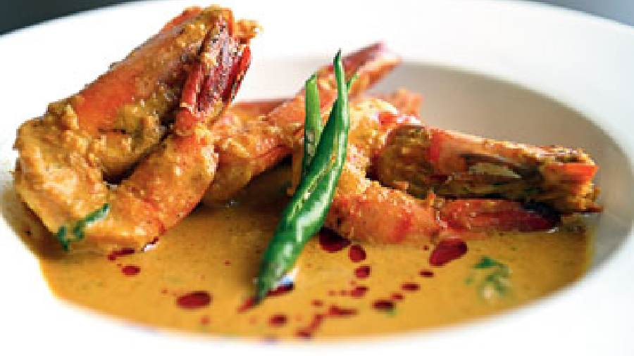 In case you are looking for a bonafide Bengali dish then Prawn Malai Curry will have you sorted. Cooked to perfection in a coconut gravy, the prawns were succulent and a perfect pair with steamed rice.