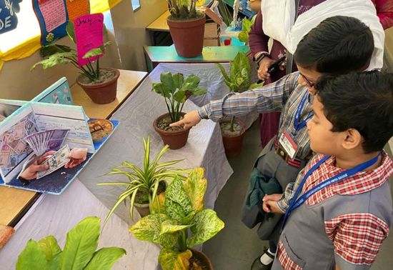 On the occasion of Children's Day and Chacha Nehru’s Birthday, Lions Calcutta Greater Vidya Mandir organized an exhibition on the theme ‘Mesmerising Blue World’ and a Book Fair by the Future Group. The parents were invited along with their wards to celebrate their day.