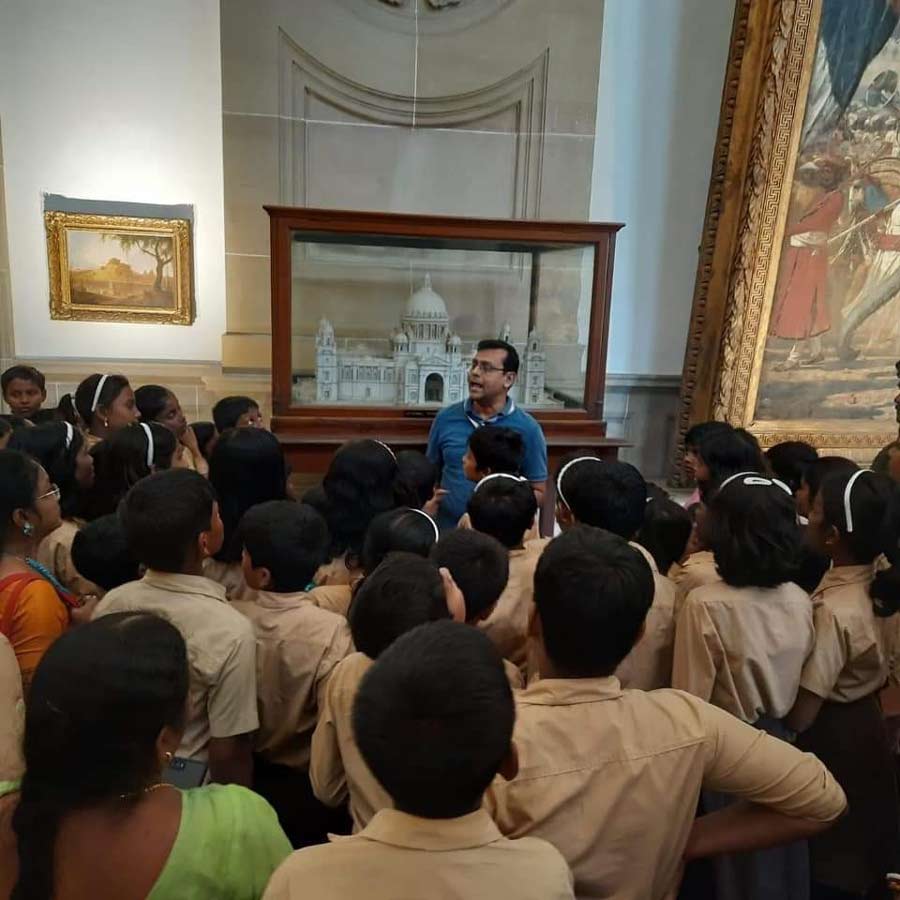 Students of Amlat Primary School, Haldia, East Midnapore, enjoy a guided tour of the Victoria Memorial, Kolkata on Tuesday