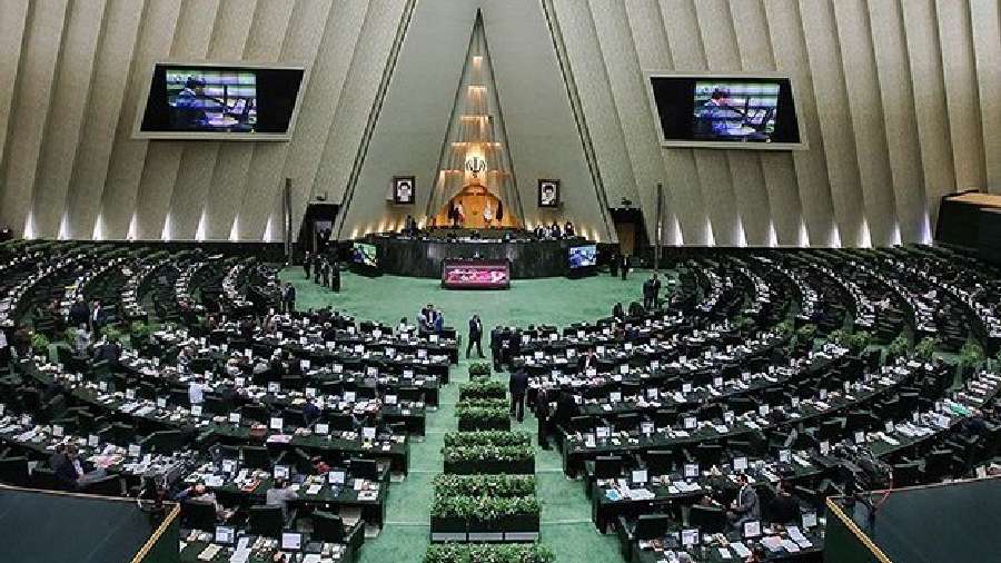 iran-revolution-iran-revolution-women-protesting-against-morality