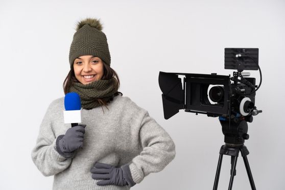  3. Broadcast journalism: Broadcast journalism reports information using media such as radio and television. Topics for broadcast journalism majorly include sports, weather, traffic, news and entertainment. 