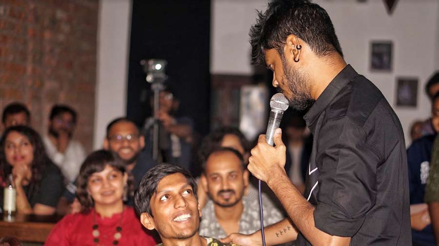 ‘The trio amazed me with their skill on how they pulled off every concept! It was a very thrilling, interactive and personal experience,’ said audience member Aman, who suggested the theme of a a cat running on a keyboard