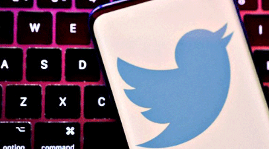 Twitter drops into a pitless chaos