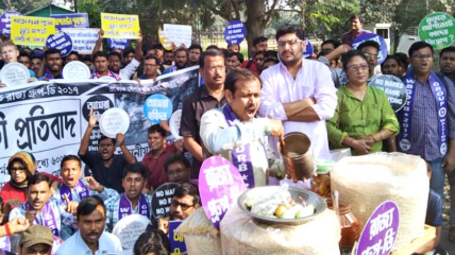 Job aspirants protest on Wednesday