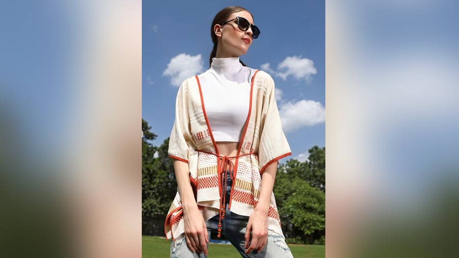 Shrug-styled apparel, Boho capes, will up your winter fashion game from  sewtableclothing - Telegraph India