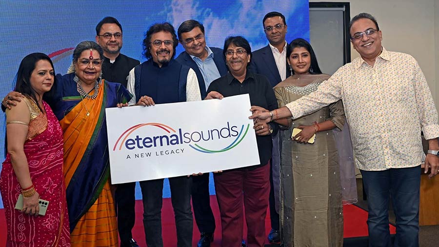 The four partners were joined at the unveiling by Usha Uthup, Rashid Khan, Arindam Sil, Shukla Sil and Jaya Seal Ghosh