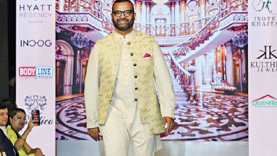 General manager of Hyatt Regency Kolkata, Kumar Shobhan, who co-hosted the show with designer Jyotee Khaitan also walked the ramp in her one of her creations