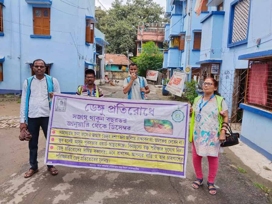 A cleanliness and dengue awareness drive was organised in the city on Monday. Over the last several weeks, the Kolkata Municipal Corporation has been carrying out several such drives at various wards