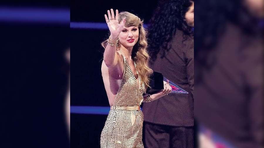 Taylor Swift won maximum honours at the American Music Awards 2022 taking home six awards, including Artiste of the Year