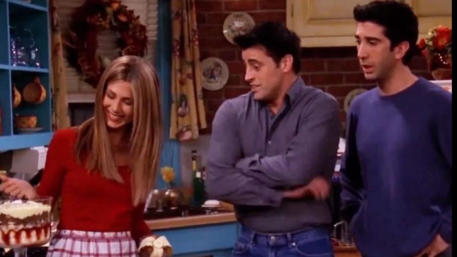 Jennifer Anniston, David Schwimmer and Matt LeBlanc in the Thanksgiving special episode of F.R.I.E.N.D.S.