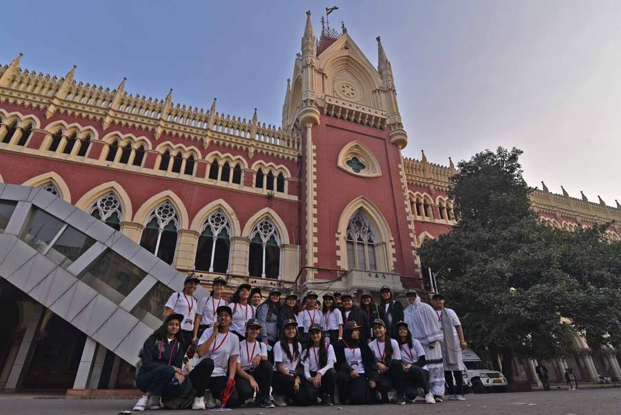 J D Birla Institute students pose in front of Calcutta High Court as part of ‘Dalhousie Heritage Walk’, on the occasion of the National Heritage Week, 2022   