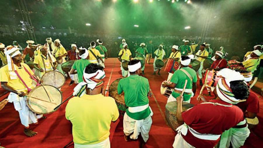 The synchronous beats of 501 nagadas (indigenous drums) played by tribals from different parts of India reverberated in homage to Dharti Aaba (Birsa Munda, the champion of Adivasi struggles) to announce the inauguration of Samvaad 2022, at Gopal Maidan in Jamshedpur