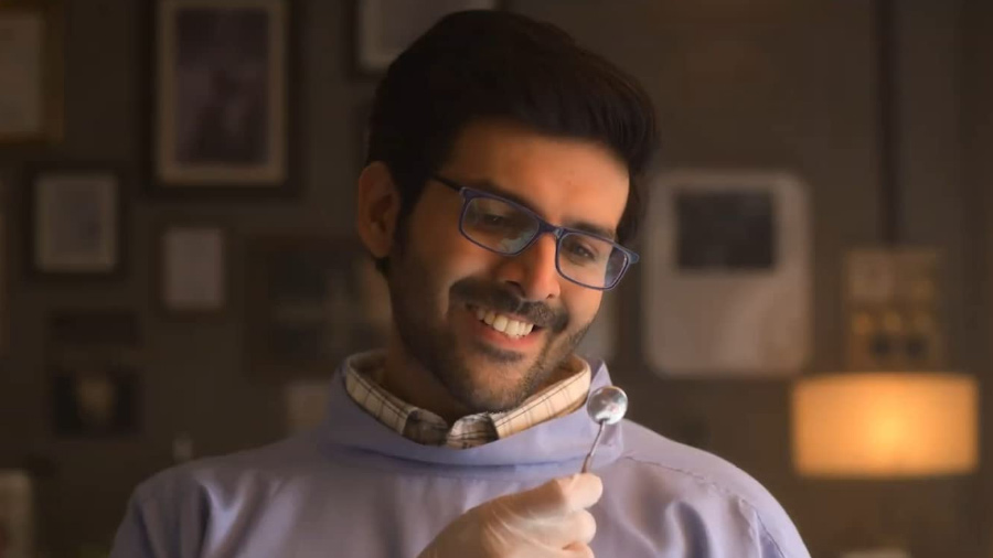 Kartik Aaryan plays a shy, lonely and socially awkward person in this film