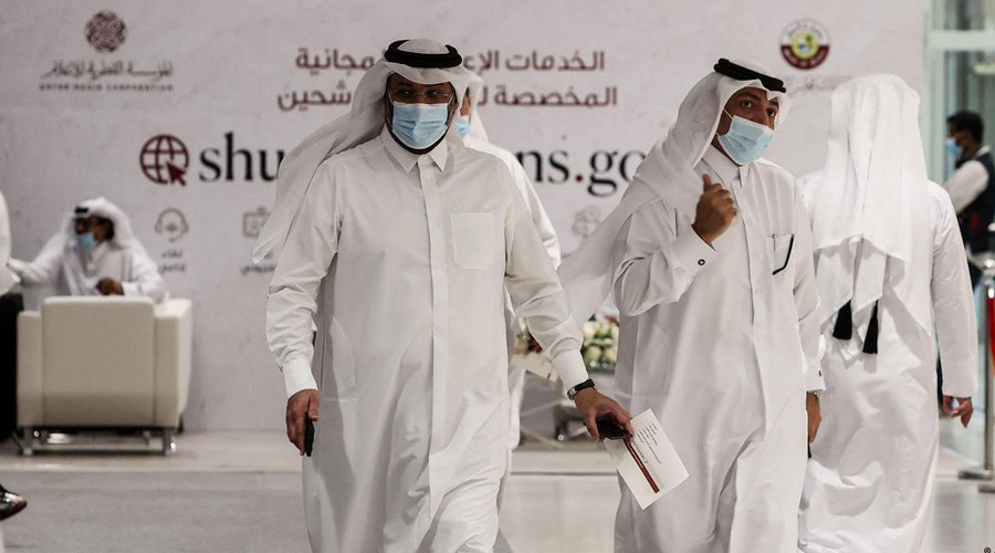 The Thaub is a white full-length robe with long sleeves. It is a source of pride for Qataris, as well as other Arabs in the region, where each country has its national Thaub.