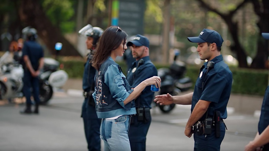 This 2017 Pepsi advertisement featuring Kendal Jenner received immense backlash from activists for making light of the Black Lives Matter protest. The brand used a white supermodel in a 'staged' protest and diffusing the tension of the situation with just a can of Pepsi. The ad had a delusional perception of protest.