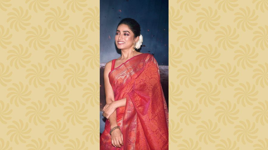 Ishaa said that movies are an important part of the total entertainment package of the Pujas, and asked her fans to go watch her Puja releases Kacher Manush and Karnasubarner  Guptodhon in between pandal- hopping and feasting with  family and friends.