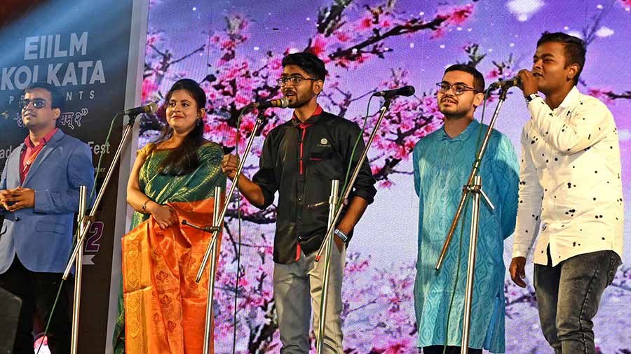 The institute organises this fest every year as the freshers’ welcome but this involves the participation of the new students to encourage them to showcase their talent and skills