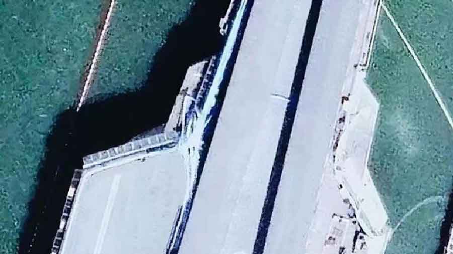 Fujian aircraft carrier