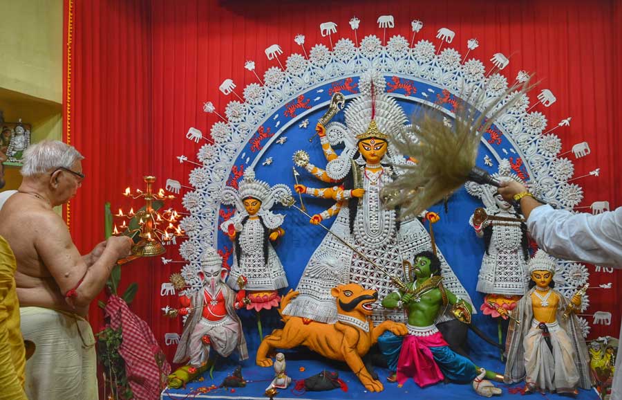 The ritual of ‘bodhon’ took place at the Kundu Bari family puja in Hatibagan, north Kolkata, on Sashthi evening