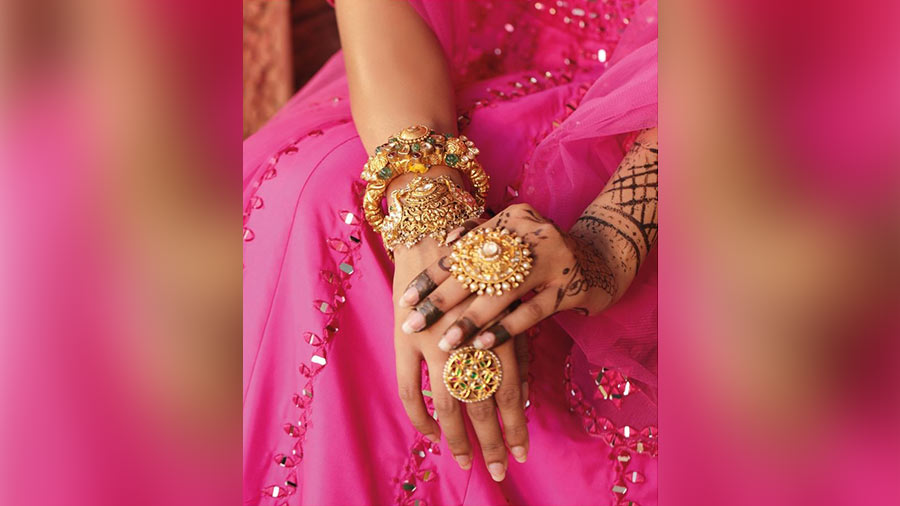 All that glitters is gorgeous bangles and rings!