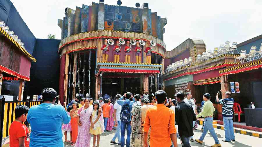 Many idols likely to be immersed in Kolkata on Wednesday