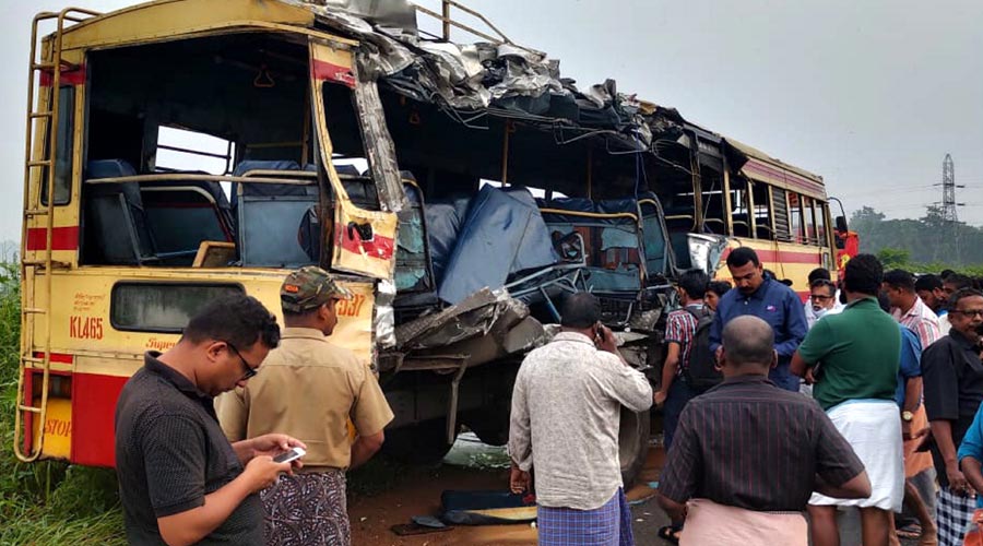recent tourist bus accident in kerala