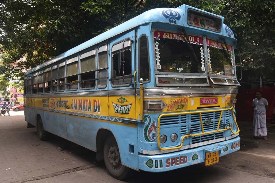 This bus mowed down three pedestrians on the Sealdah flyover late on Wednesday. The driver has been arrested