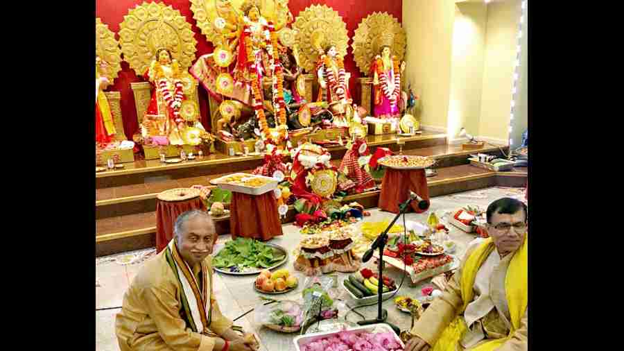 Durga Puja - In a first, a Puja mandap transported from Kumartuli to  California - Telegraph India