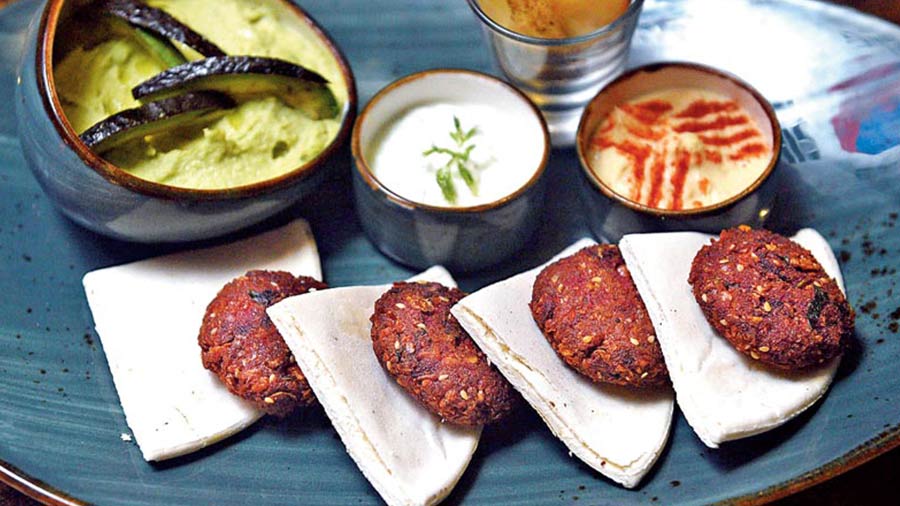 Avocado Hummus and Beetroot Falafel Mini Platter, comes with the good fats of avocado in the hummus, and the addition of beetroot in the falafel is a good source of fibre.