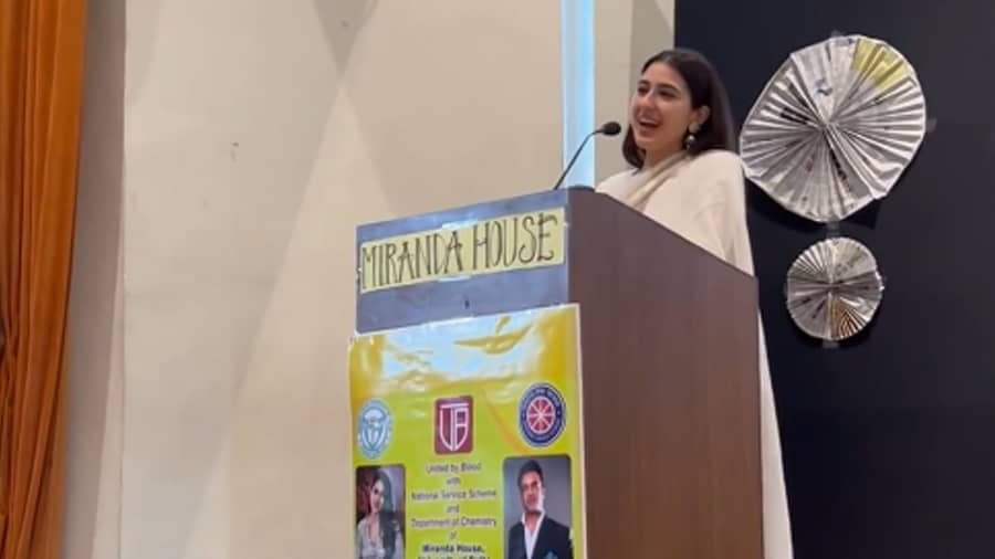 Sara Ali Khan addressing the crowd.