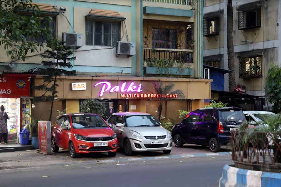 PALKI: This restaurant from Patuli’s early days as an up-and-coming neighbourhood kickstarted the spree of eateries on this stretch. Palki specialises in Indian food and Reshmi Butter Masala, Kadai Chicken and Fish Tawa Masala are popular picks