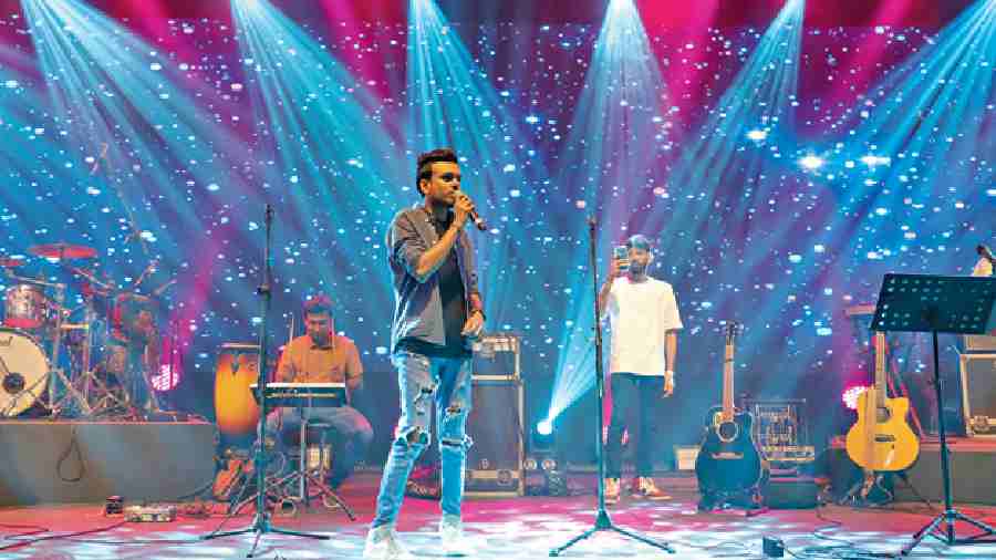 Singer Vishal Sharma performs his top hits