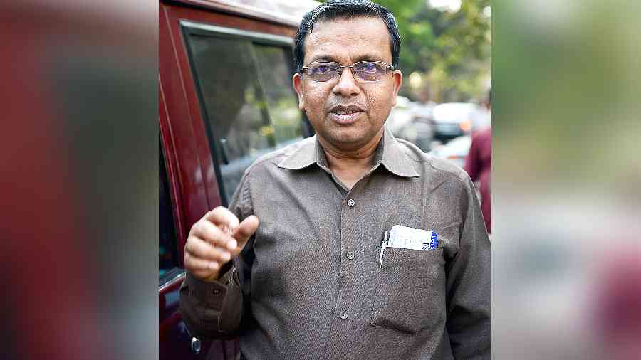 JU professor Ambikesh Mahapatra fights a lone battle after 72 rounds of the court in 10yrs 