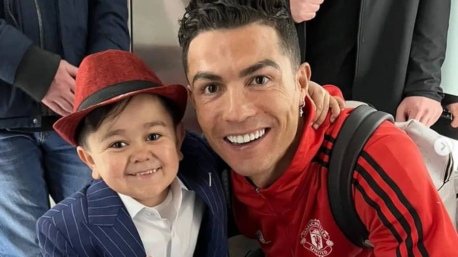 Abdu met international footballer Cristiano Ronaldo at Old Trafford Stadium in Manchester ahead of a Manchester United match and forged a friendship with the celebrity sportsperson.