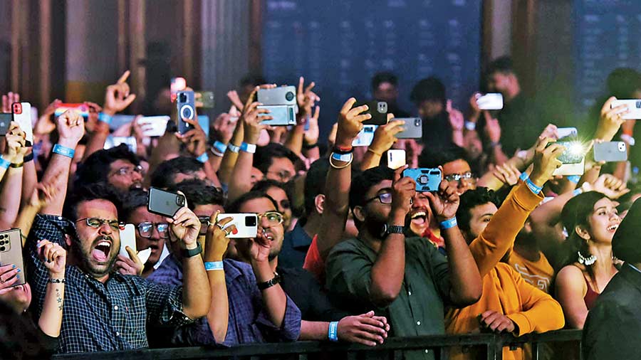 Cheers, screams and videos, Lucky Ali fans were having a blast.