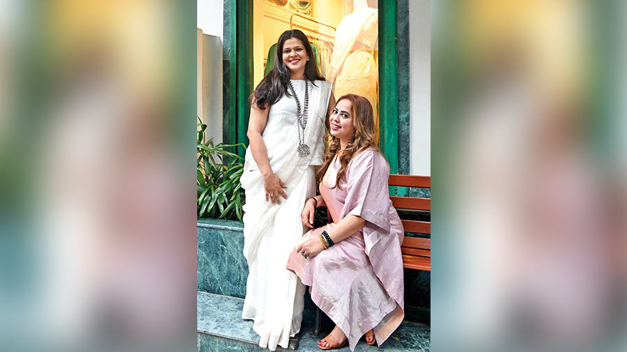 “We met and clicked immediately,” says Ayesha Akhtar (left) referring to Sanhita Moulik of sustainable fashion store Twine Tales. Talking about her brand, Ayesha who has worked extensively for human rights and has a passion for Indian textiles, says, “I have a deep love for Indian textiles and sustainable clothing and so my partner Sheikh Md Azim and I thought of bringing together my passion for human rights, social justice and sustainable clothing together to create Hiranya. Hiranya has a campaign running — Wear One, Clothe One and it is based on the international model Buy One, Give One. So, every piece of clothing we sell at Hiranya, we also clothe a homeless person. We work with homeless clusters, orphanage and old-age homes in Bengal.”