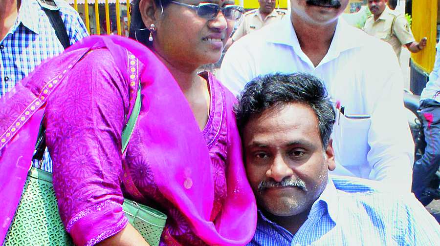 Saibaba with wife Vasantha outside the Nagpur jail  in 2016