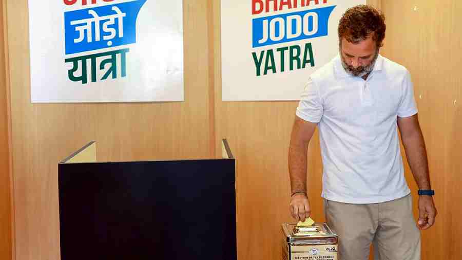 Rahul Gandhi casts his vote for the party's presidential election, in Bellary, Karnataka