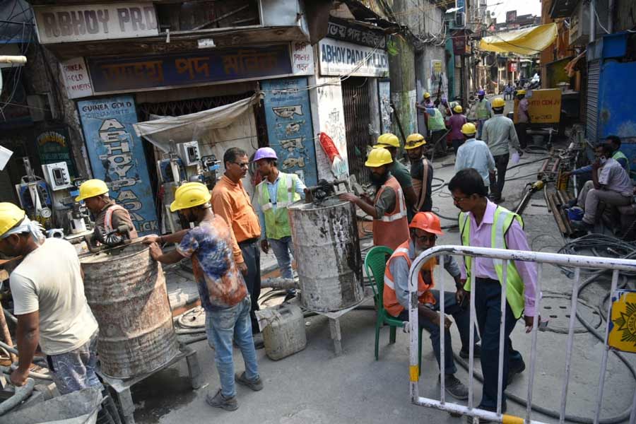 Work in progress at Madan Dutta Lane, Bowbazar. On October 14, several houses in the area developed cracks due to water seepage during the ongoing East-West Metro tunneling. Many residents of Madan Dutta Lane had to relocate to safer places