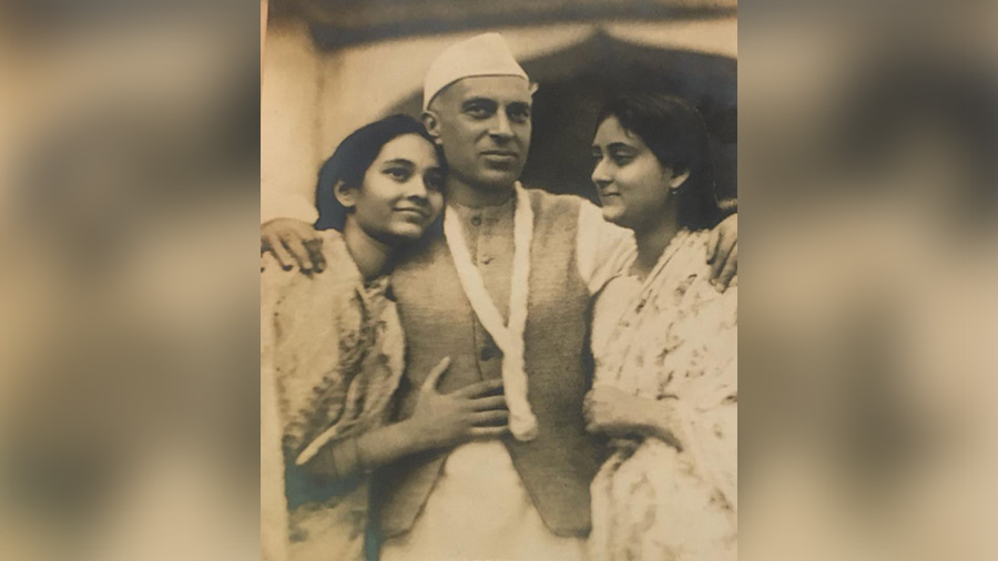 Roma (left) with Jawaharlal Nehru and sister Gita at 1 Woodburn Park