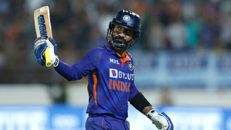 Dinesh Karthik was a part of India’s first-ever T20I and is now heading to the latest edition of the World Cup in swashbuckling form as India’s finisher-in-chief. We are all pleased to see that DK has taken a U-turn from commentary (notwithstanding his wit on air) and is hopefully going to play a few match-winning innings Down Under. His biggest contribution from the World Cup in South Africa was a stunning catch to dismiss Graeme Smith as well as two stumpings against the host nation in a must-win affair