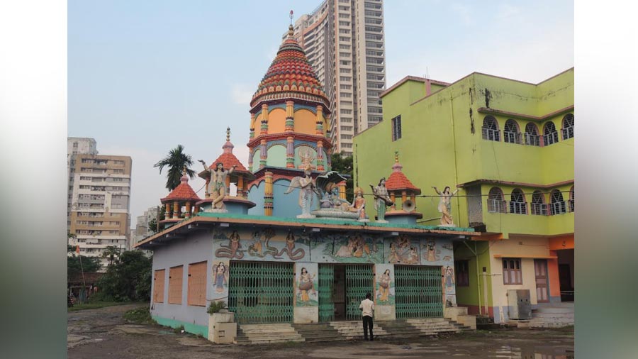 The Radha Gobindo temple in te premises