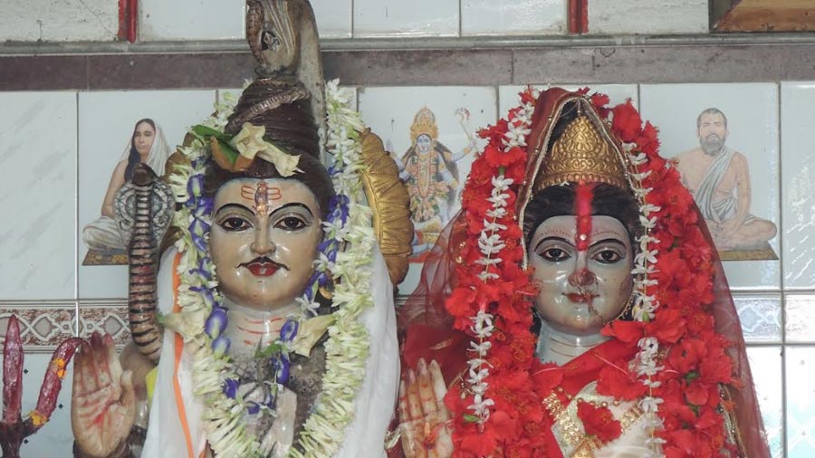 The idols in the inner sanctum of the Kali bari