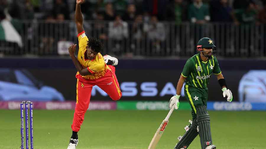 Blessing Muzarabani troubled Pakistani batters pocketing 1 wicket for just 10 runs