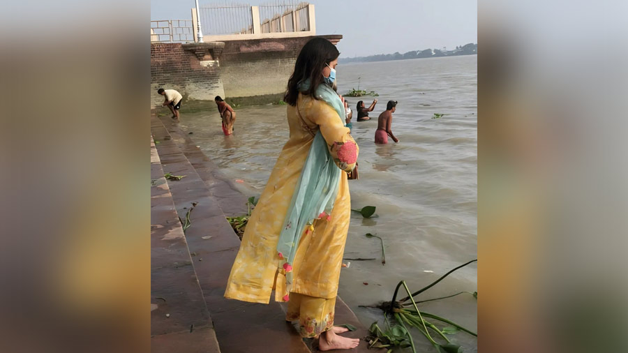 Anushka Sharma at the banks of the Ganga at Belur Math