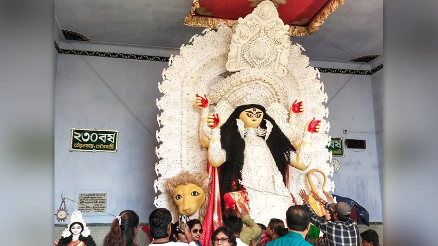 Chandannagore celebrates Jagaddhatri Puja with great pomp and gaiety