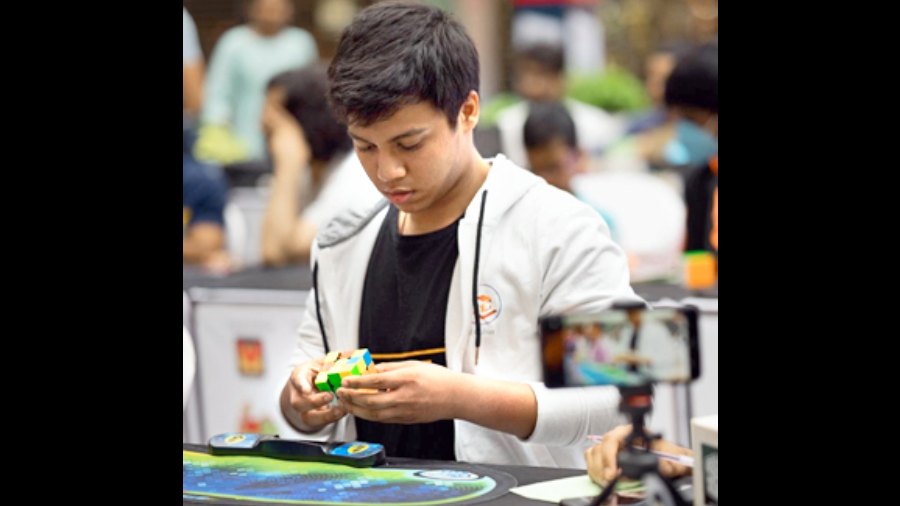 Class XI student Hitesh with his Rubik’s Cube