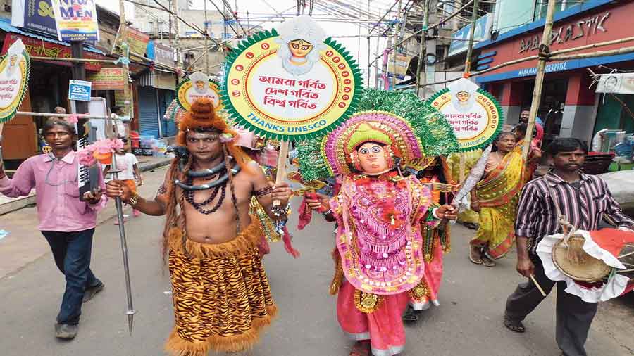 A rally celebrates Unesco’s recognition to Calcutta Durga Puja in Bankura on Thursday.