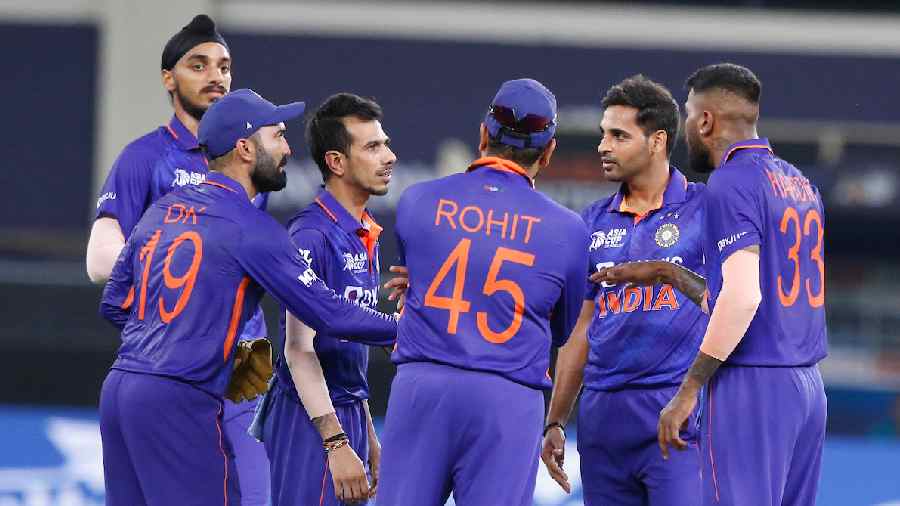 Team India players engrossed in a conversation